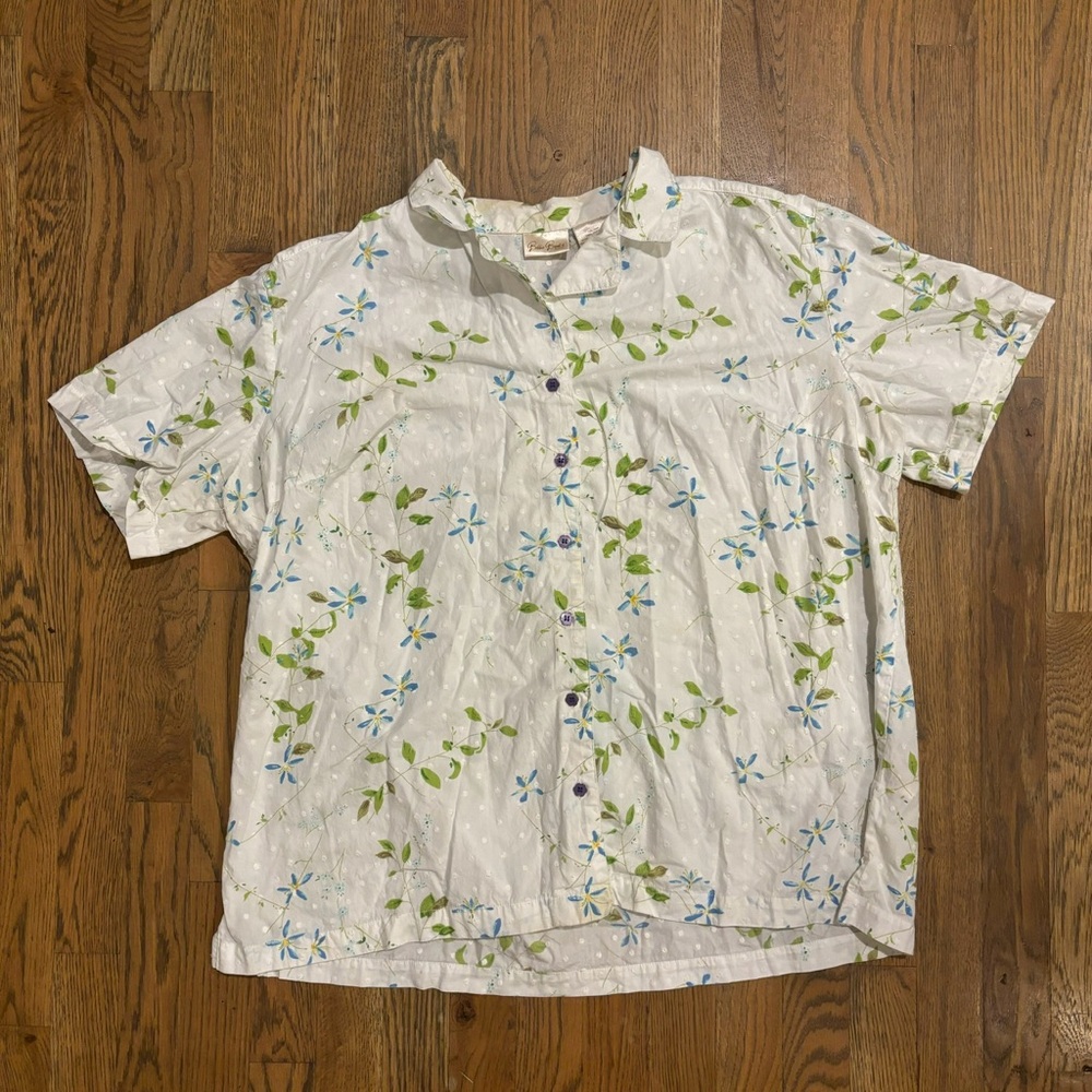 Bobbie Brooks Woman 100% Cotton White Floral Texture Plus Size Button Down